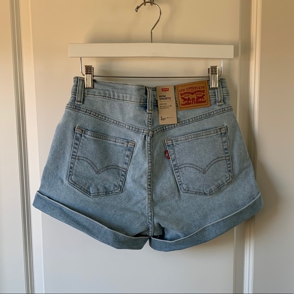 LAST 1! Levi’s high rise mom shorts - rolled light - Picture 4 of 5